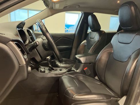 Used 2020 Jeep Cherokee Latitude Plus w/ Cold Weather Group image 10