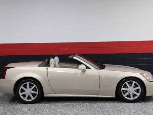 Used 2006 Cadillac XLR image 7
