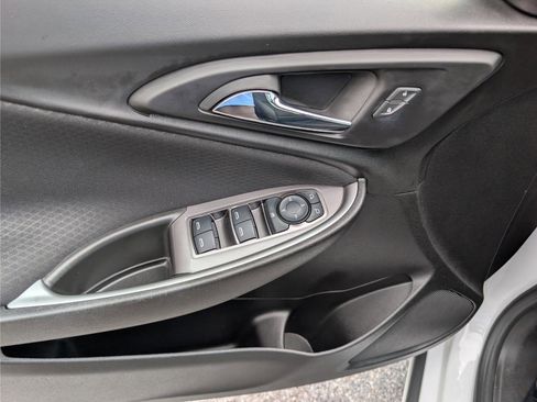 Used 2023 Chevrolet Malibu LS FWD image 18