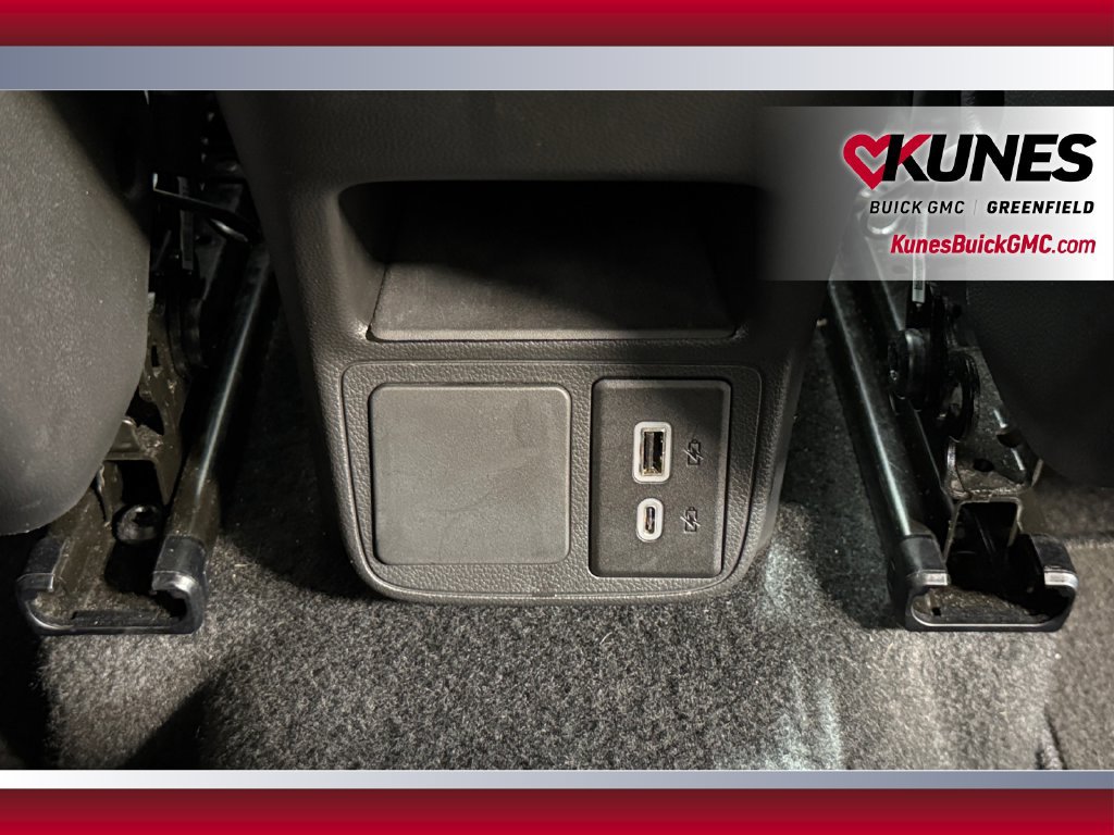 Used 2025 Buick Encore GX Preferred AWD/4WD image 34