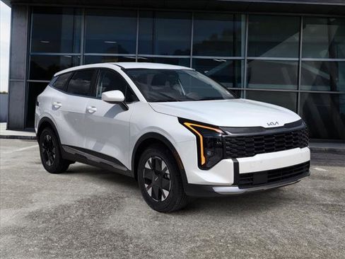 New 2026 Kia Sportage LX image 2
