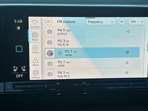 New 2026 Volkswagen Atlas Cross Sport SE image 18