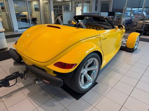 Used 2002 Chrysler Prowler RWD image 3