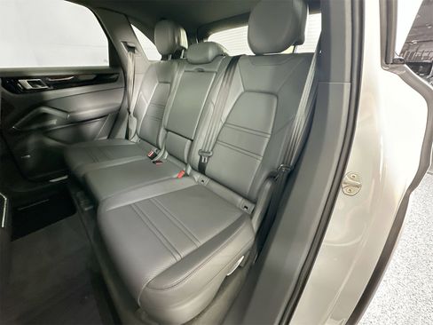Certified 2019 Porsche Cayenne image 26
