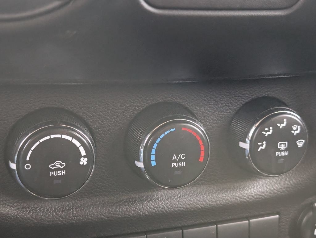 Used 2018 Jeep Wrangler Unlimited Sport S AWD/4WD image 16