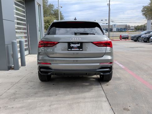 Certified 2022 Audi Q3 2.0T Premium Plus w/ Premium Plus Package image 9