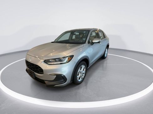 Used 2025 Honda HR-V LX image 3