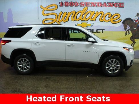 Used 2021 Chevrolet Traverse LT image 1