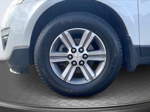 Used 2016 Chevrolet Traverse LT FWD image 9