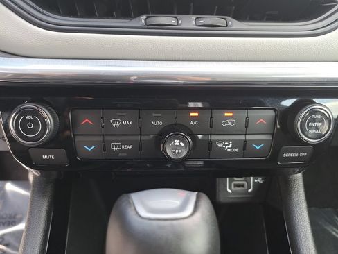 Certified 2024 Jeep Compass Limited AWD/4WD image 22