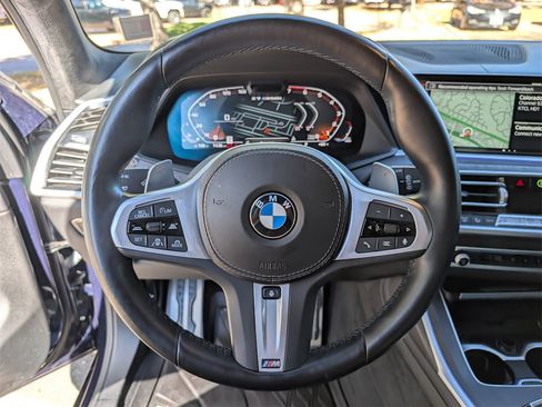 Used 2022 BMW X7 M50i image 26