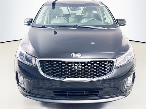 Used 2018 Kia Sedona SX image 2