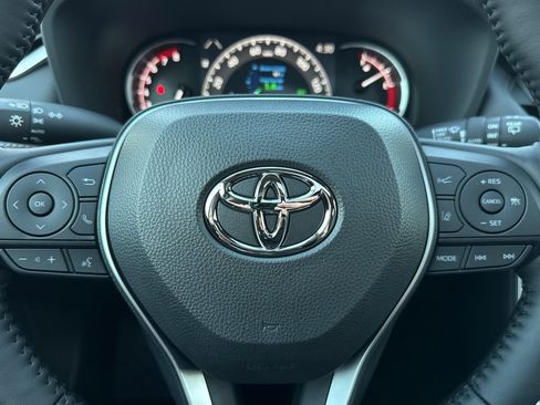 New 2025 Toyota RAV4 XLE image 27