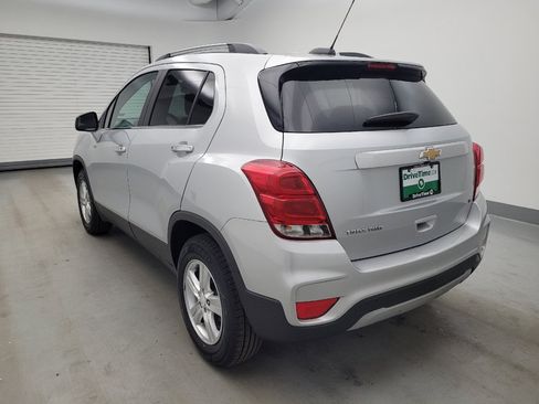 Used 2020 Chevrolet Trax LT w/ LT Convenience Package AWD/4WD image 5