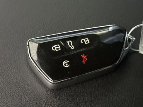 Used 2025 Volkswagen Atlas Cross Sport SE image 28