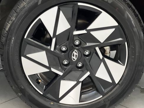 Used 2025 Hyundai Kona SEL AWD/4WD image 68