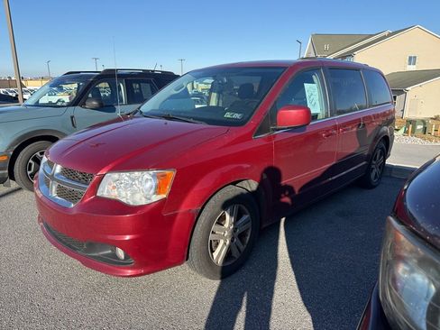 Used 2011 Dodge Grand Caravan Crew w/ Driver Convenience Group image 2