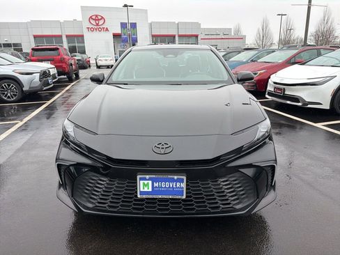 Certified 2025 Toyota Camry SE w/ Convenience Package image 2