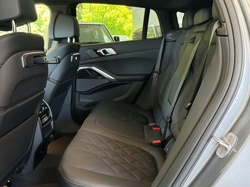 Used 2025 BMW X6 xDrive40i w/ Climate Comfort Package AWD/4WD image 23