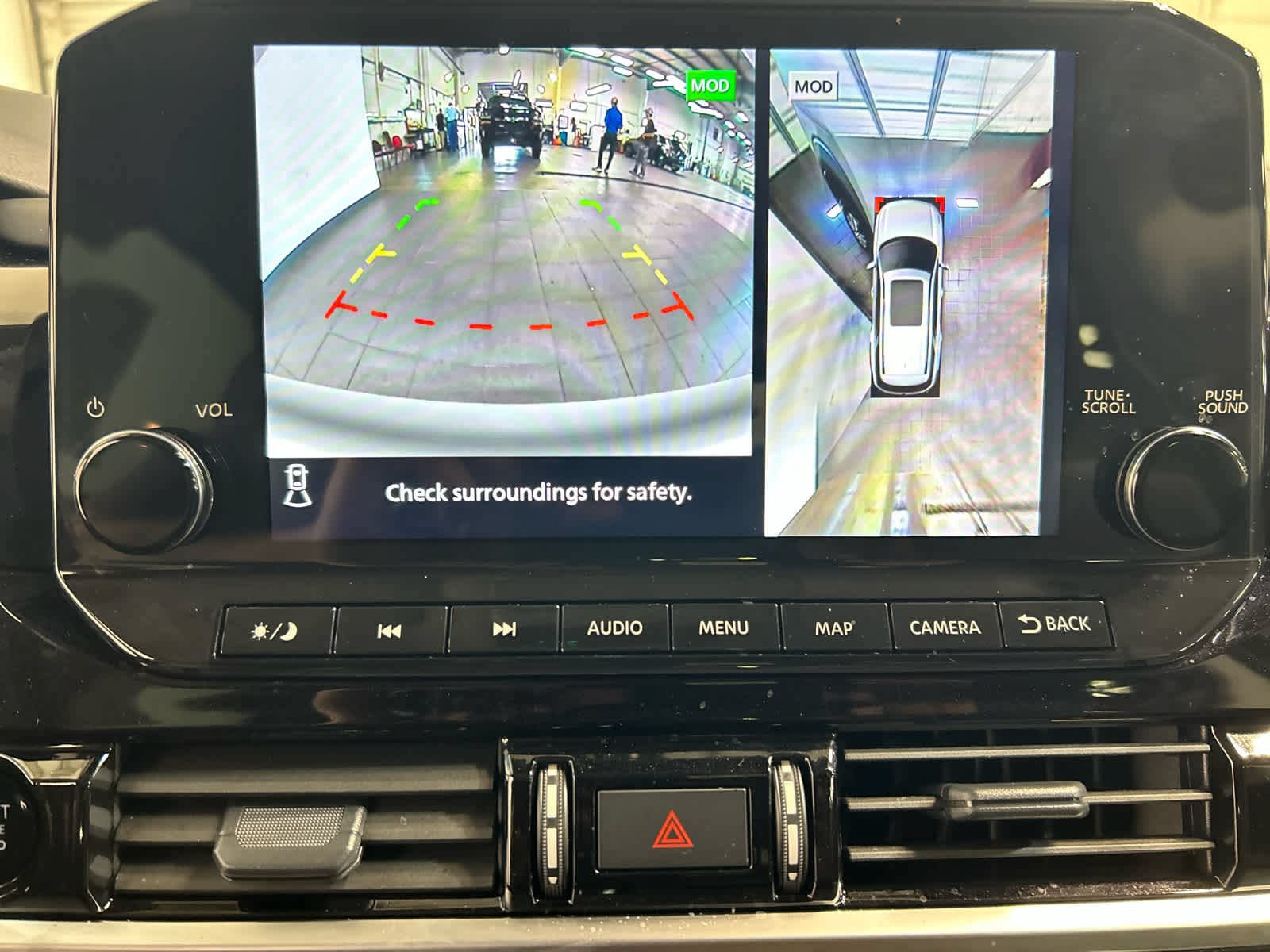 Used 2025 Nissan Pathfinder SL AWD/4WD image 6