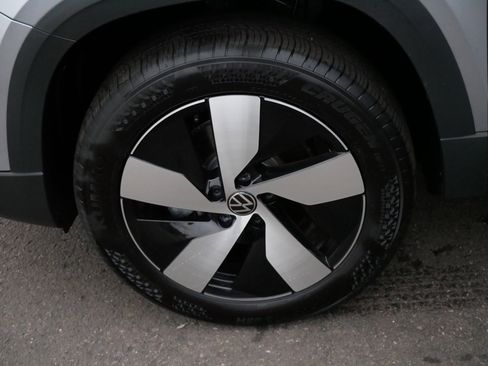 Certified 2025 Volkswagen Taos S AWD/4WD image 15