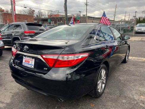 Used 2015 Toyota Camry SE image 9