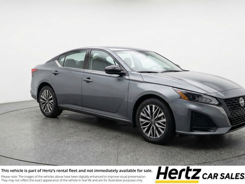 Used 2025 Nissan Altima 2.5 SV image 1