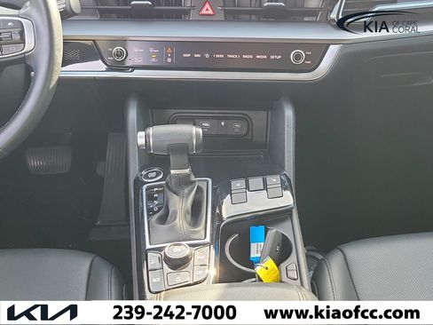Used 2025 Kia Sportage EX FWD image 18