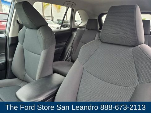 Used 2021 Toyota RAV4 LE AWD/4WD image 15