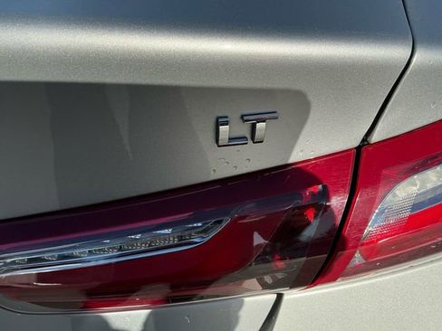 Used 2022 Chevrolet Malibu LT image 19