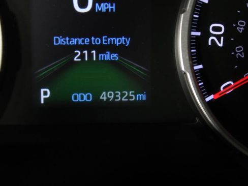 Used 2021 Toyota RAV4 XLE Premium image 27