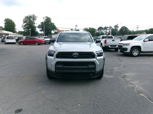 Used 2026 Toyota 4Runner SR5 AWD/4WD image 3