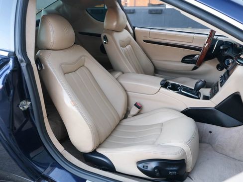 Used 2010 Maserati GranTurismo Coupe RWD image 26