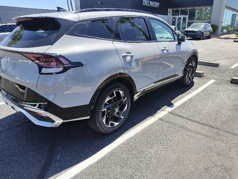 Certified 2025 Kia Sportage SX FWD image 9