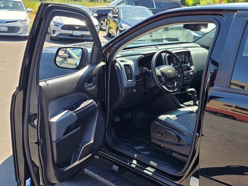 Used 2016 Chevrolet Colorado Z71 w/ Z71 Midnight Edition image 44