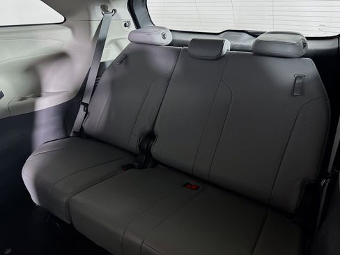 Certified 2022 Toyota Sienna XLE FWD image 20