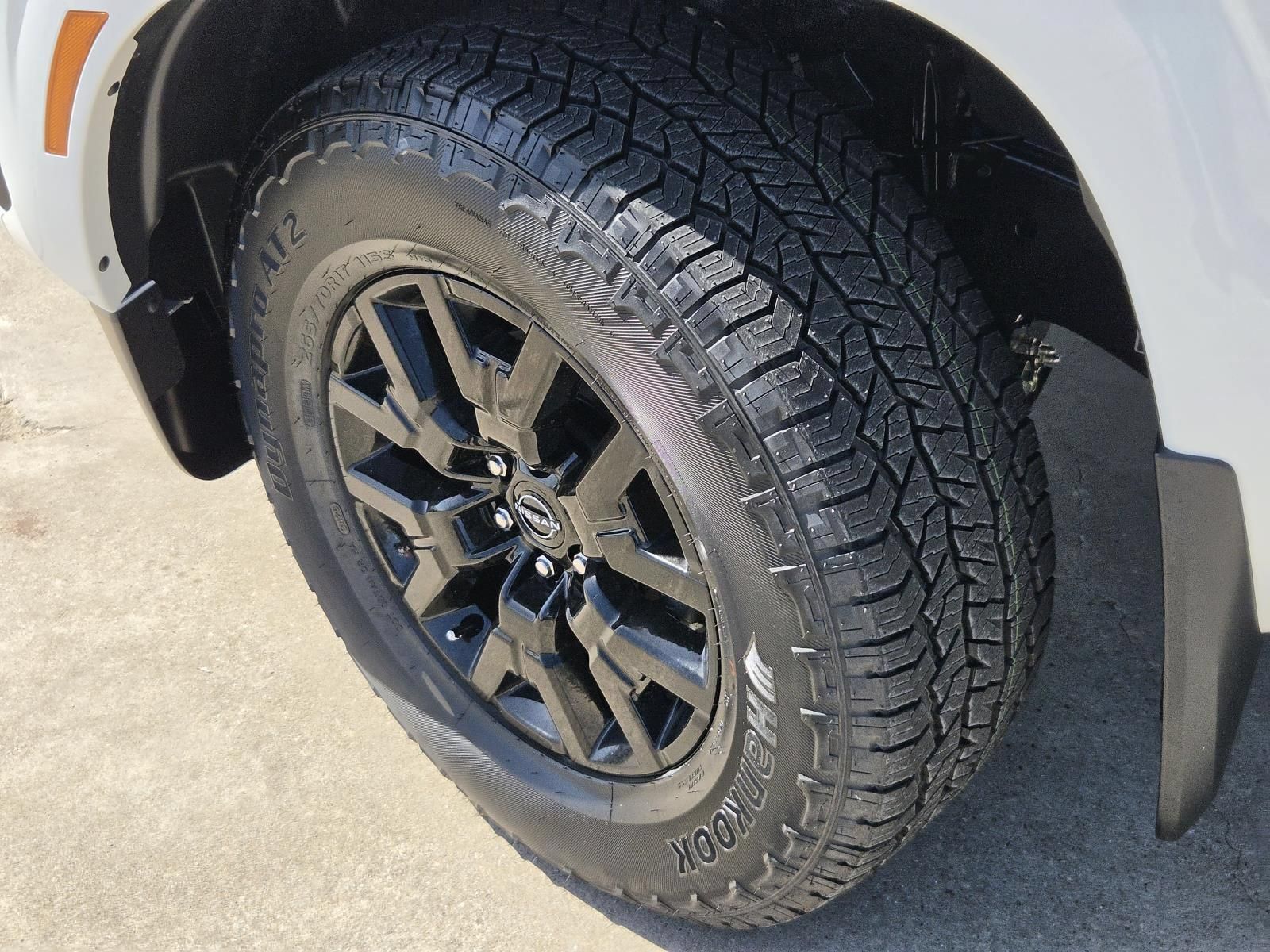 New 2027 Nissan Frontier SV w/ SV Convenience Package RWD image 10