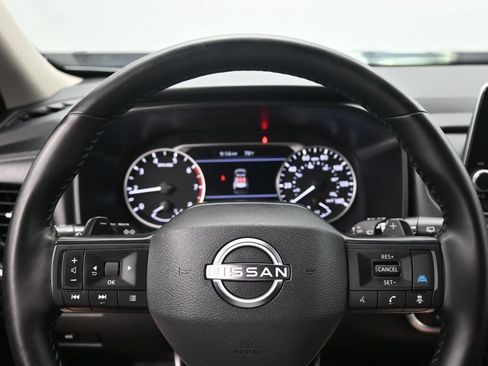 Used 2025 Nissan Rogue SV AWD/4WD image 14