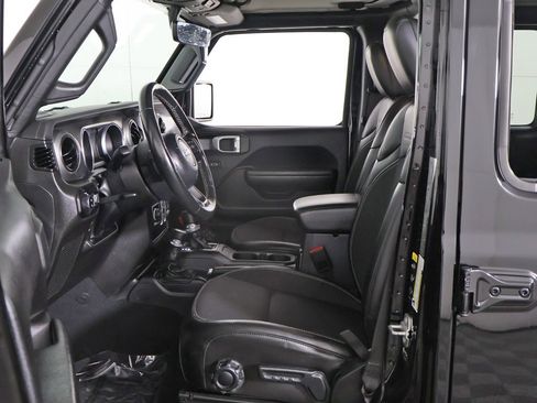 Used 2023 Jeep Gladiator Sport image 22