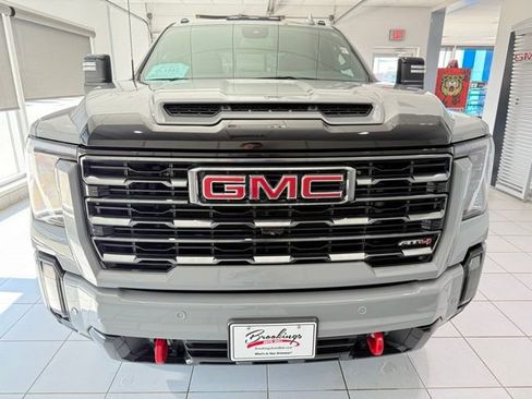 Used 2024 GMC Sierra 2500 AT4 w/ AT4 Preferred Package image 5