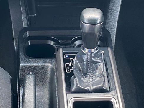 Used 2020 Toyota Tacoma TRD Sport w/ Technology Package image 13