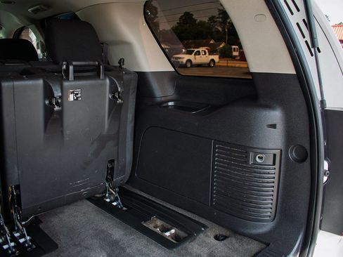 Used 2011 Chevrolet Tahoe LS RWD image 38