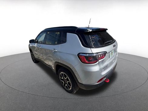 Used 2025 Jeep Compass Trailhawk AWD/4WD image 4