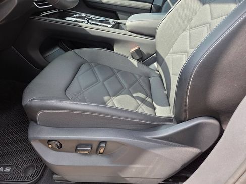 Used 2026 Volkswagen Atlas SE w/ Panoramic Sunroof Package FWD image 9
