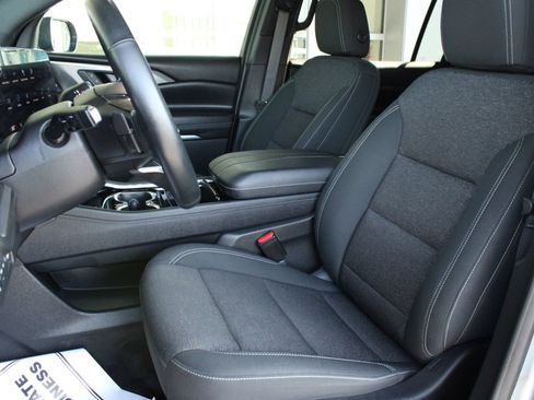 Used 2024 Chevrolet Traverse LT w/ LPO, Floor Liner Package AWD/4WD image 15
