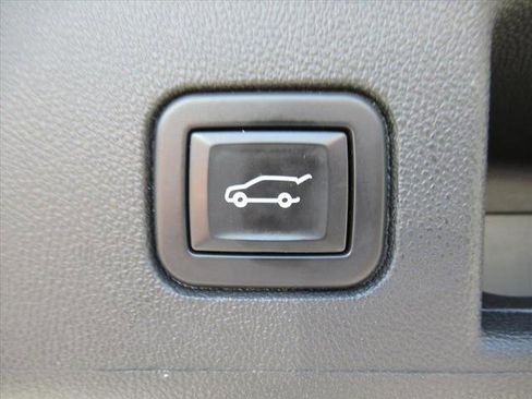 Used 2021 Chevrolet Equinox LT AWD/4WD image 34