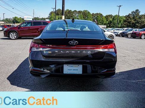 Used 2022 Hyundai Elantra SEL w/ Convenience Package FWD image 14