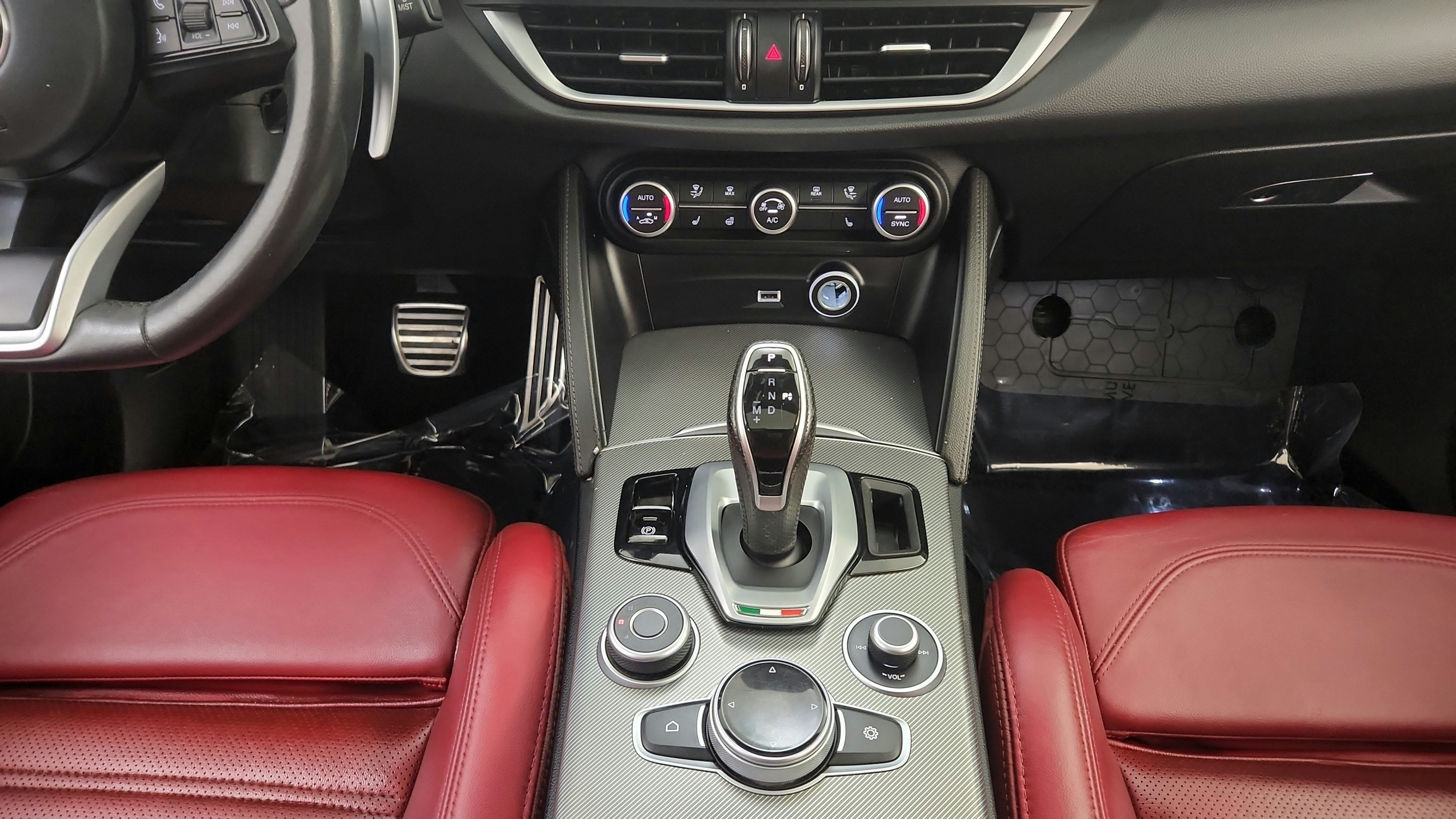 Used 2022 Alfa Romeo Stelvio Veloce AWD/4WD image 24