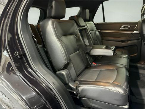 Used 2019 Ford Explorer Limited w/ Class III Trailer Tow Package FWD image 33