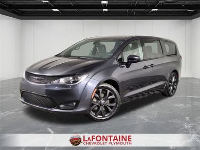 Used 2020 Chrysler Pacifica Touring w/ S Appearance Package